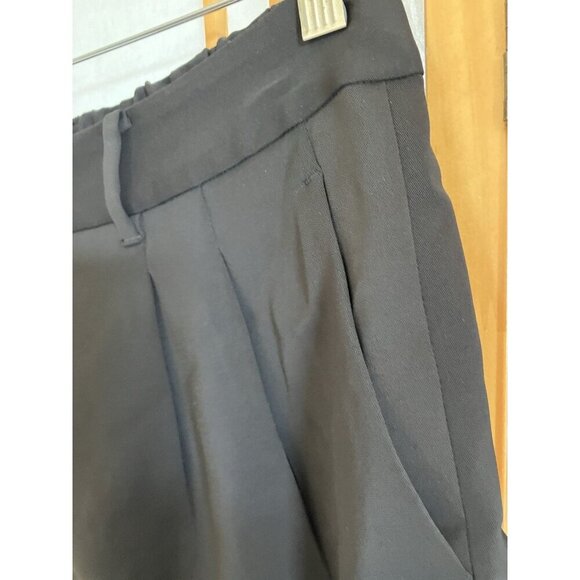 Women’s Quince Stretch Crepe Pleated Shorts size 8, Black, Front & Back Pockets - Picture 4 of 11